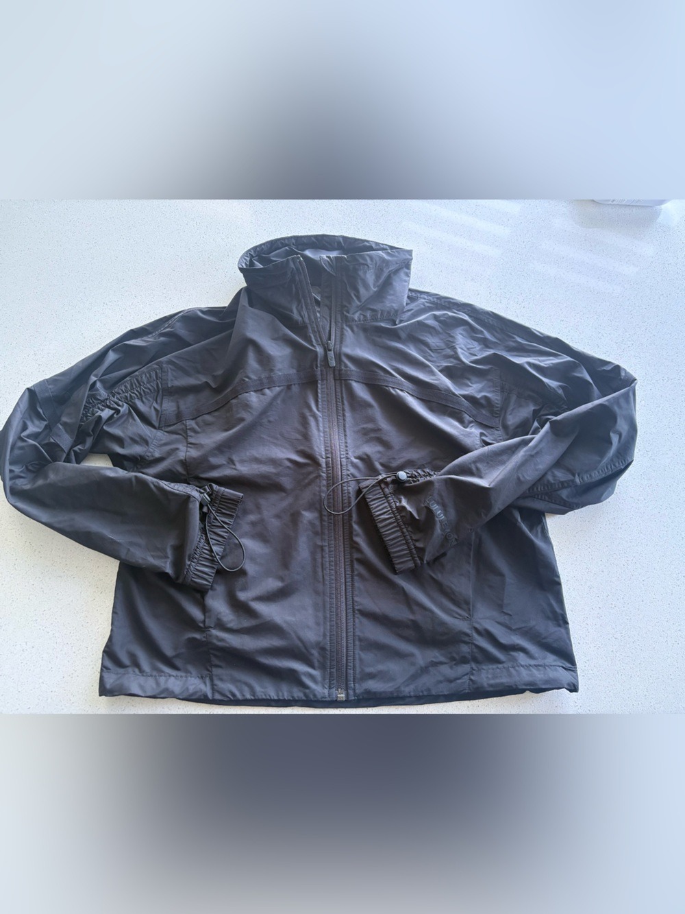 Lululemon ladies cropped Windbreaker Jacket - Lightweight